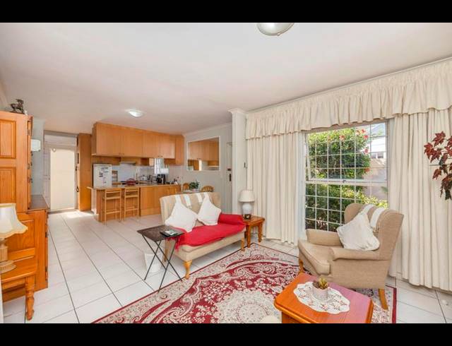 4 BEDROOM HOUSE FOR SALE IN WEST BEACH